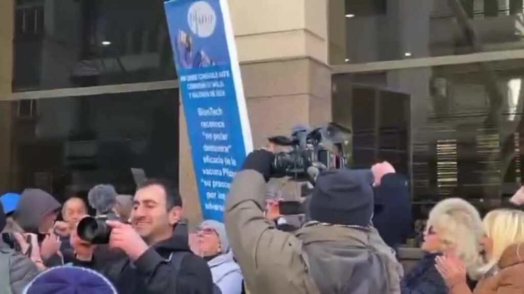 Protestors in Uruguay Celebrating and Chanting “Freedom” as the Ruling to Immediately Suspend Injections for Those under 13 is Announced