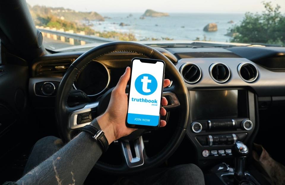 Telegram, at the Request of Apple and Google, Blocked Several Russian and Belarusian Pro-government Channels