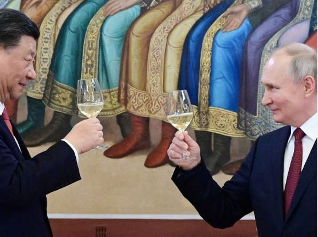 Russia “Preparing For War”, But Wants Peace – Putin