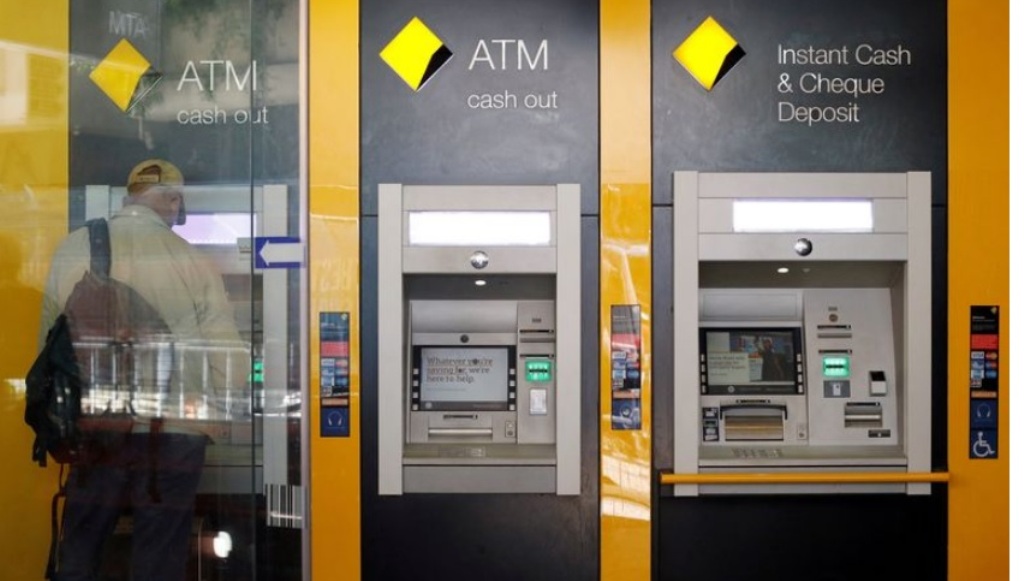 THE GREAT CASH GRAB! Aussies Planning to Protest Tap and Go Society With ‘Cash Out Day’