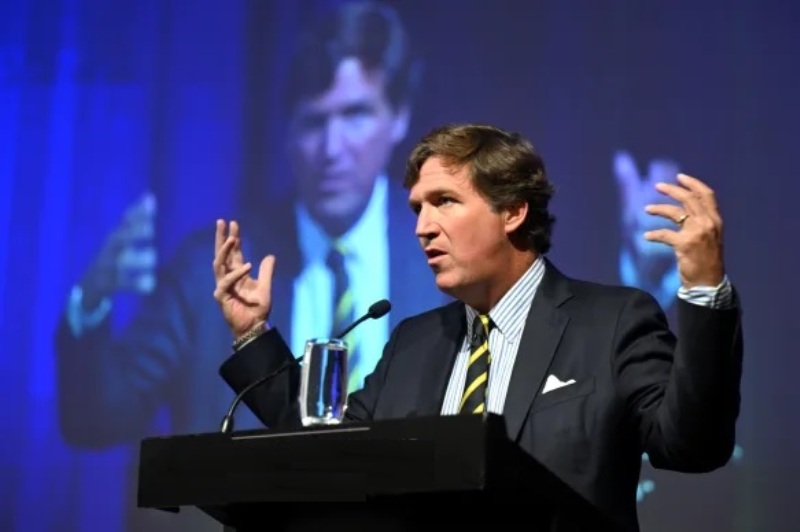 Popcorn Worthy Ownage of Australian Media Government Shills by Tucker Carlson