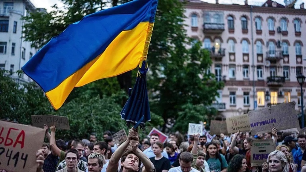NATO Imposes a Total Ban on all Mainstream Media, Including the BBC and CNN, from Covering the Anti-Zelensky Protests in Ukraine