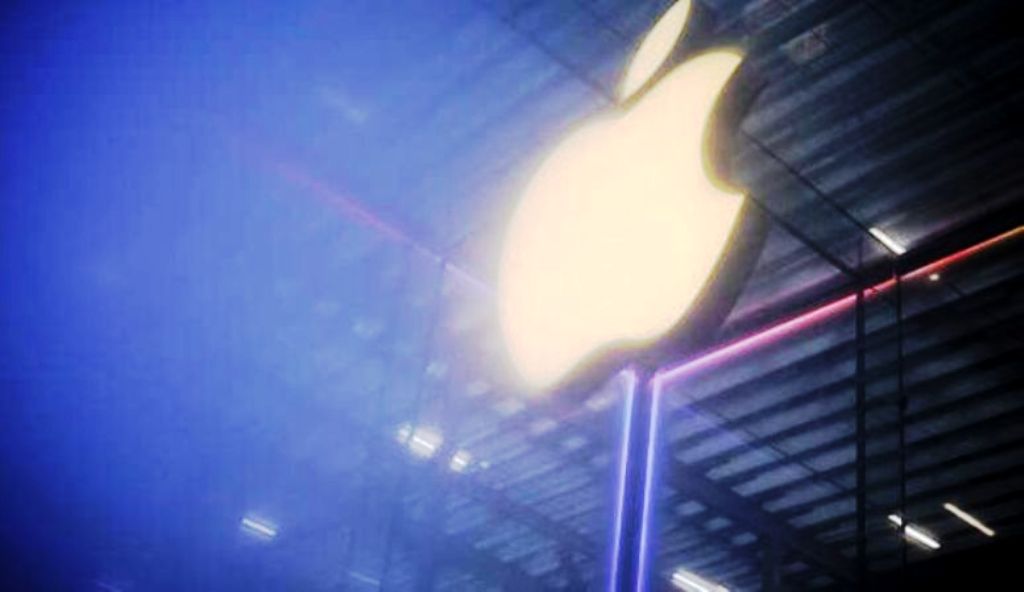 Apple Announces $100 Billion US Investment Ahead of Trump Event