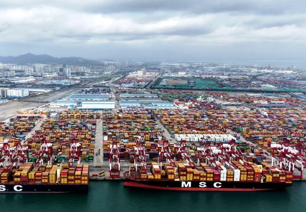 China Warns US of Retaliation Over Trump’s 100% Tariffs Threat