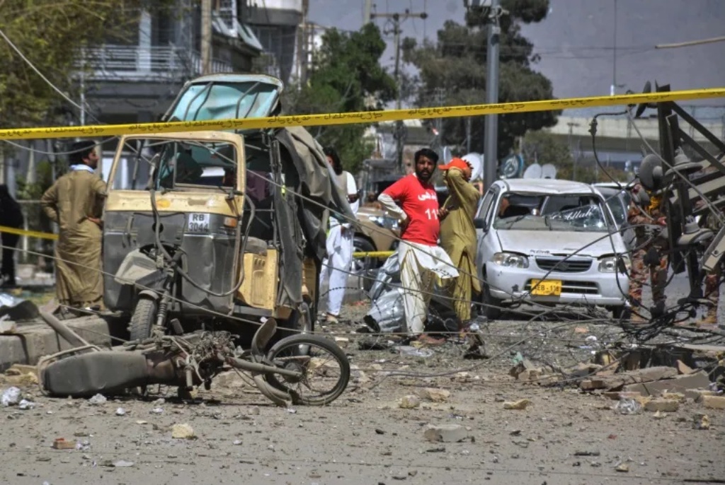 Suicide Blast Near Paramilitary Headquarters in Pakistan’s Quetta Kills 10