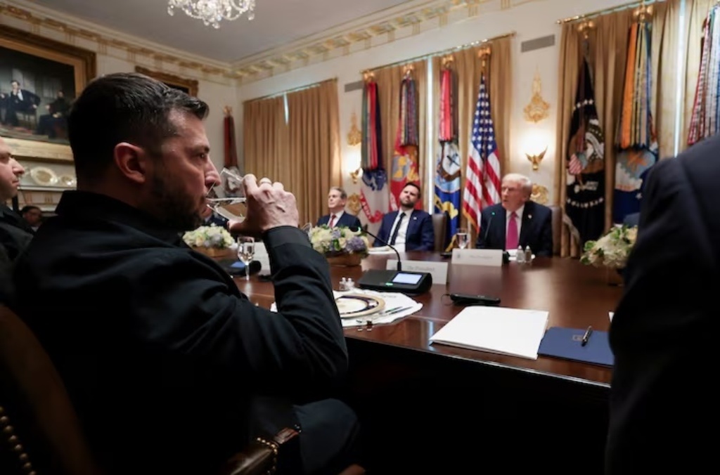Exclusive: US Threatens to Cut Intel, Weapons to Press Ukraine Into Peace Deal, Sources Say