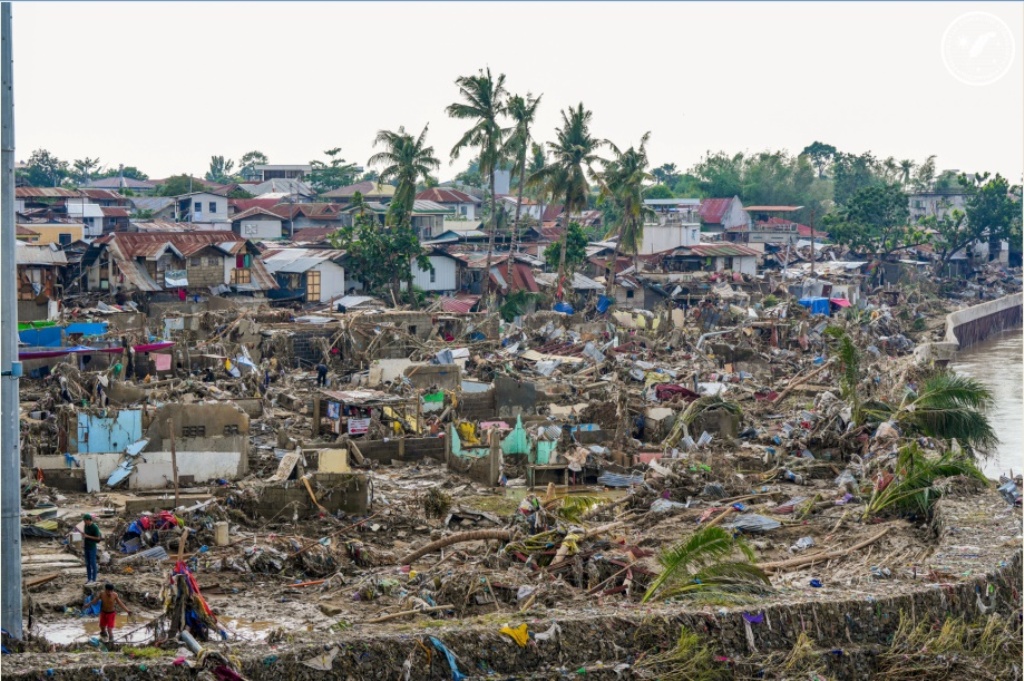 Philippines Hit by ‘Intense’ Typhoon as Nearly a Million Evacuate