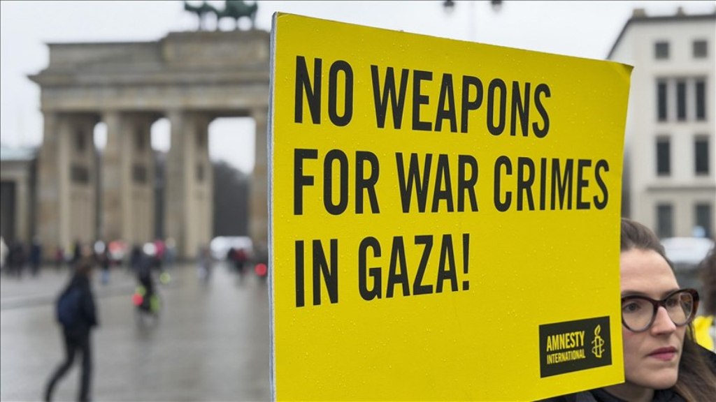 Amnesty Calls for Blocking German-owned Ship Carrying Arms Components Bound for Israel