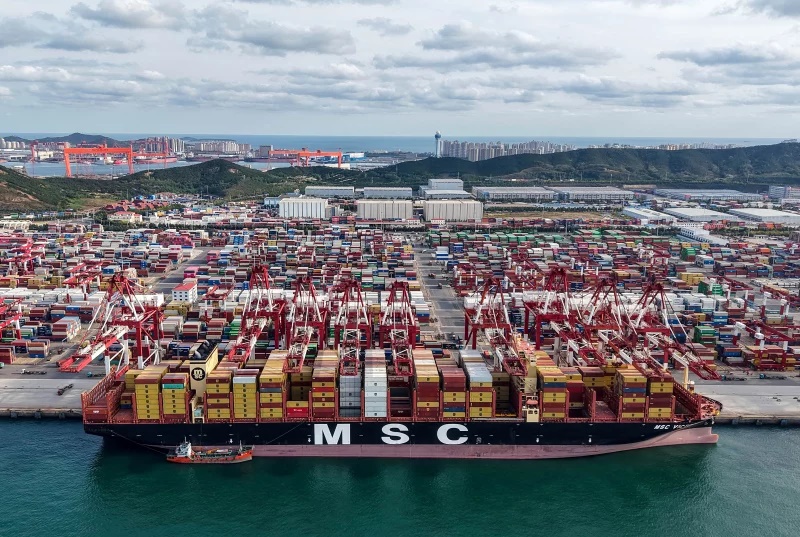 China’s Trade Surplus Hits $1 Trillion for First Time Ever