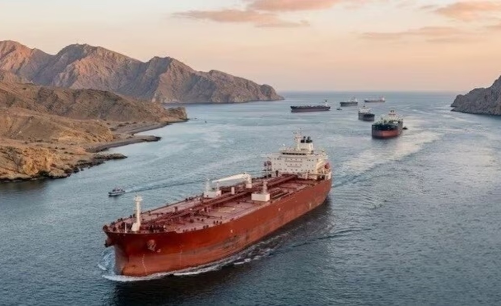 The Two-week Ceasefire Plan Includes Allowing Both Iran and Oman to Charge Transit Fees on Ships Passing Through the Strait of Hormuz, According to AP, Citing a Regional Official