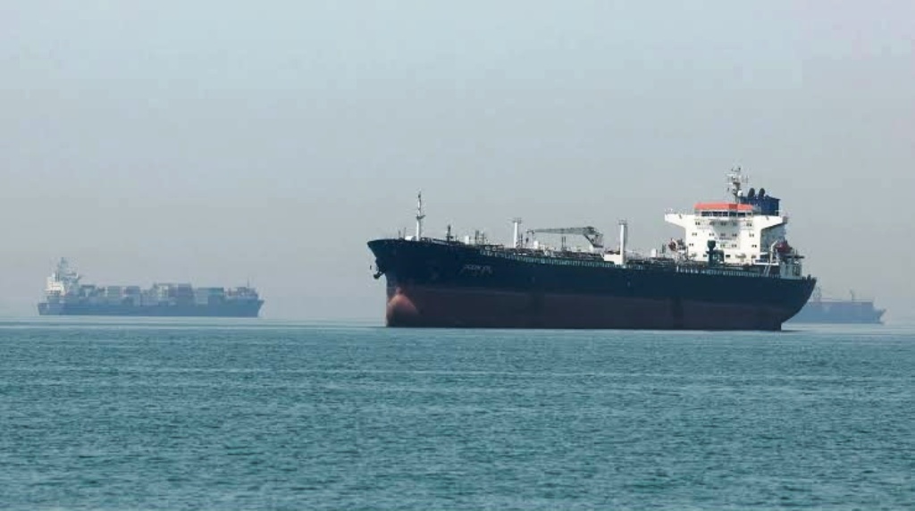 Iran Vows ‘Not a Single Drop’ of Oil will Leave Gulf if Region Complies with US Plan